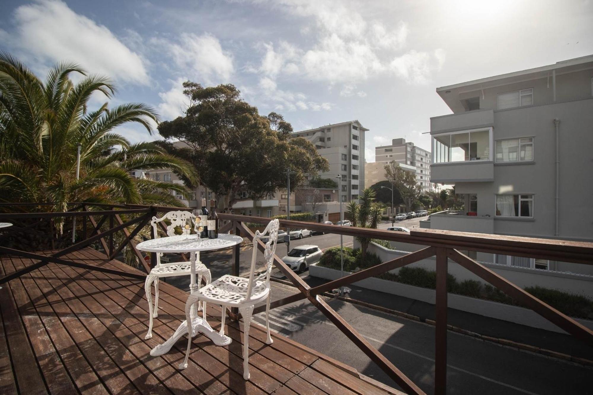 Spring Tide Inn By Ctha Cape Town Exterior photo